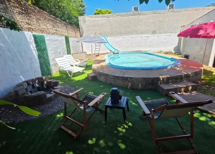 Casa Familiar Estilo Colonial A Metros Del Lago